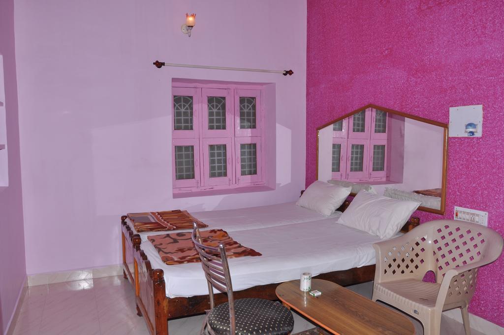 Thilak Home Stay Hampi Dış mekan fotoğraf