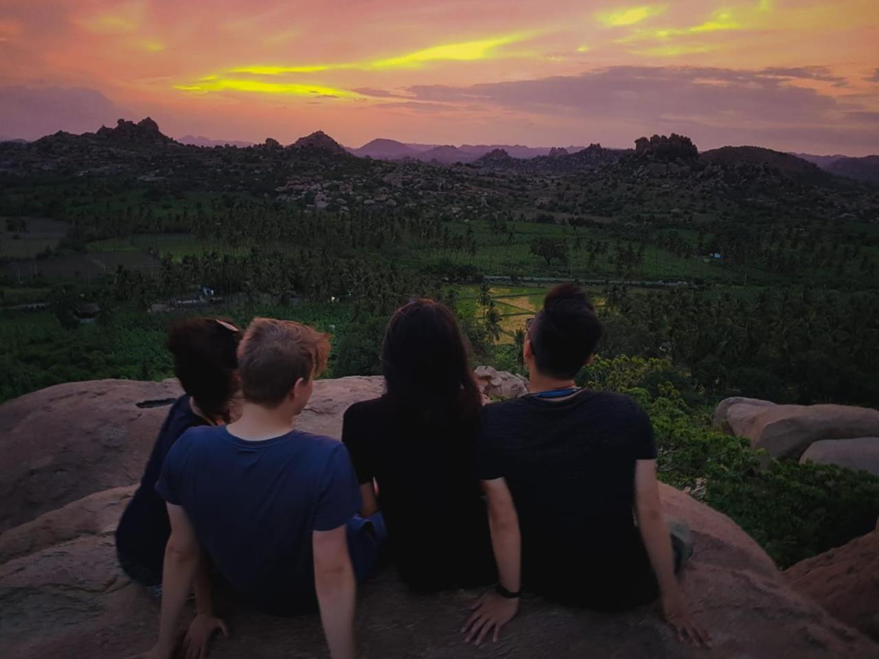 Thilak Home Stay Hampi Dış mekan fotoğraf